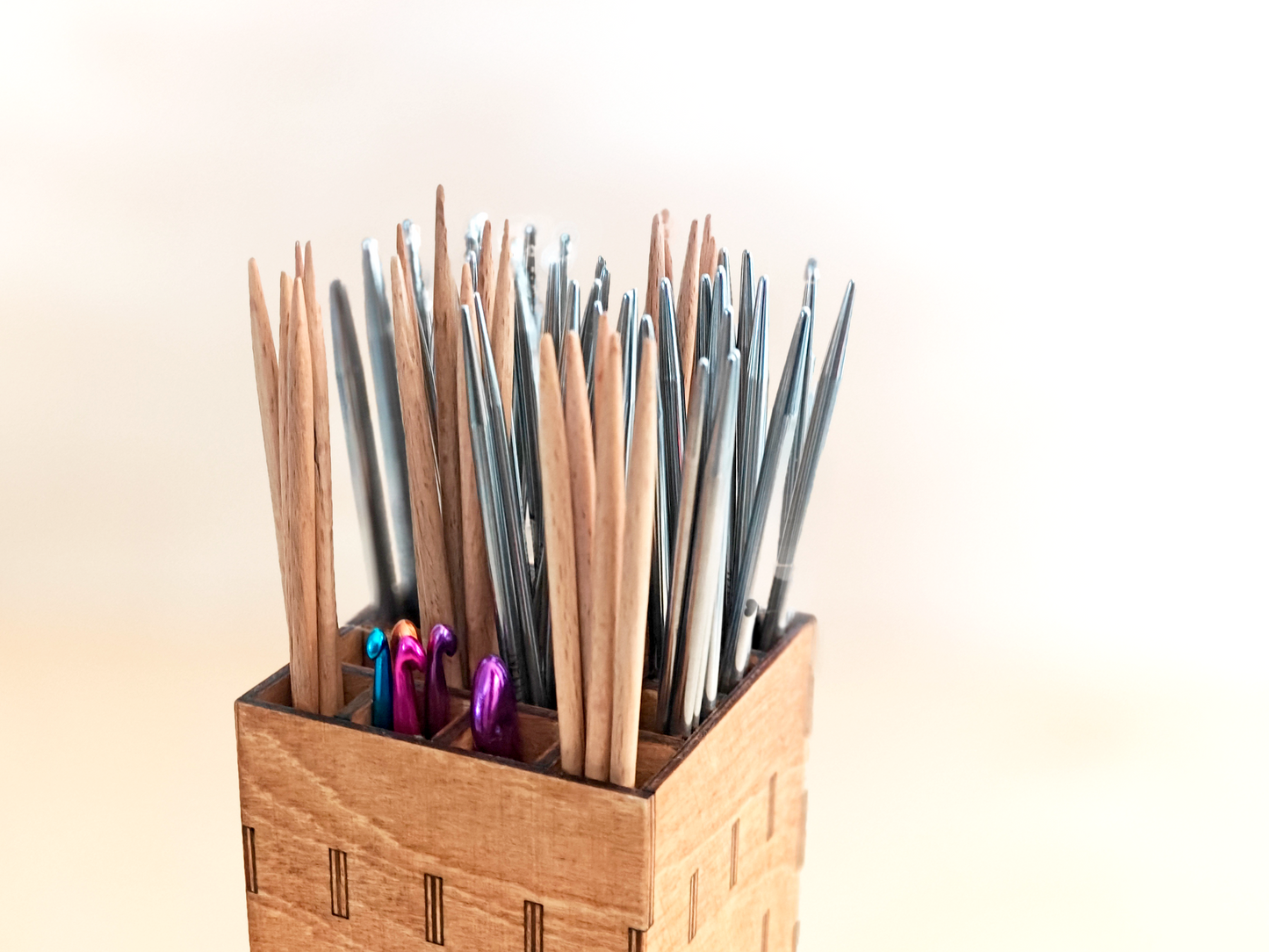 Neulepuikkoteline koivuvanerista