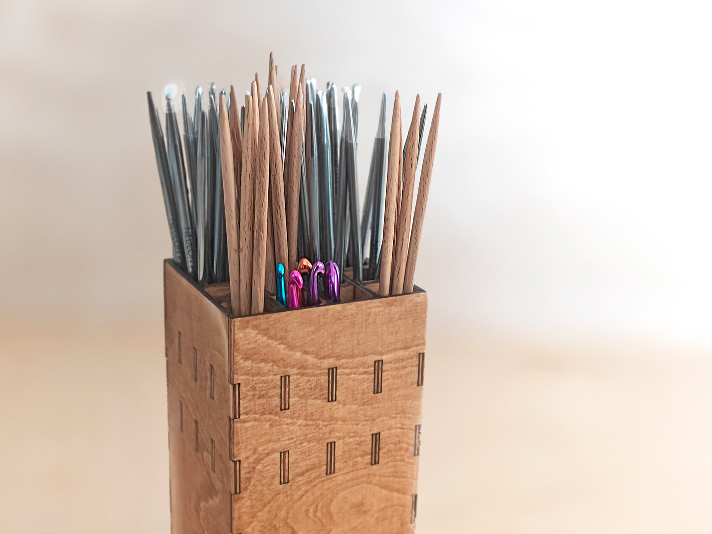 Neulepuikkoteline koivuvanerista