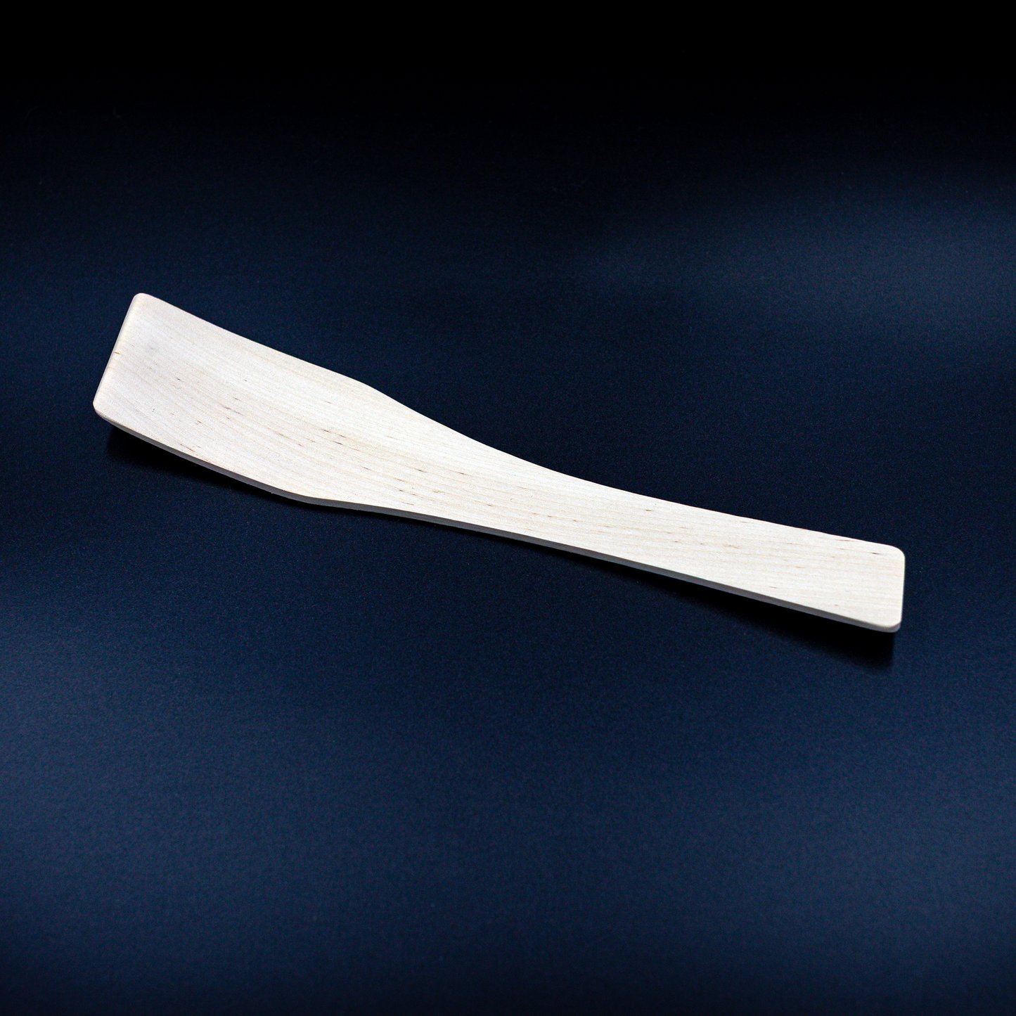 Kotimaiset puiset keittiövälineet omalla tekstillä